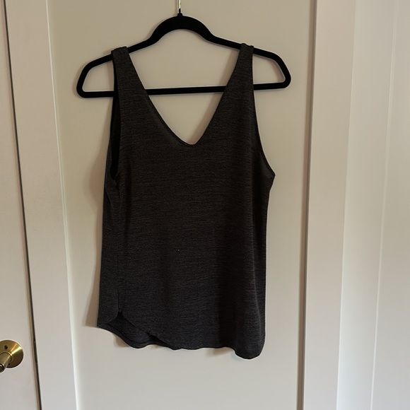 JO&CO Grey Tanktop - Picture 3 of 3